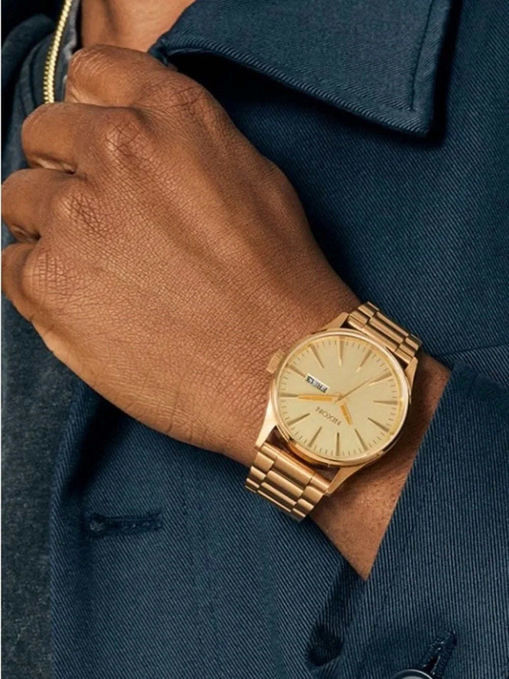 Nixon Sentry Stainless Steel Date All Gold‎ Needs Battery